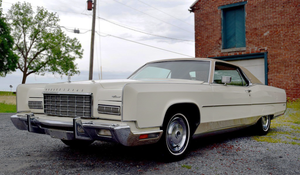 061117 1973 Lincoln Continental 2 Barn Finds