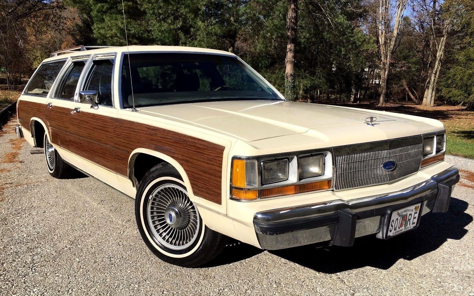 Ford ltd country squire