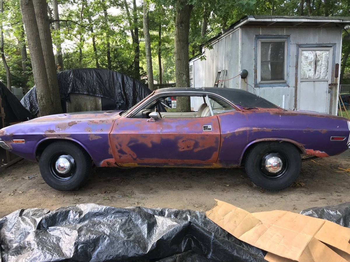 plum crazy 1970 dodge challenger r t plum crazy 1970 dodge challenger r t