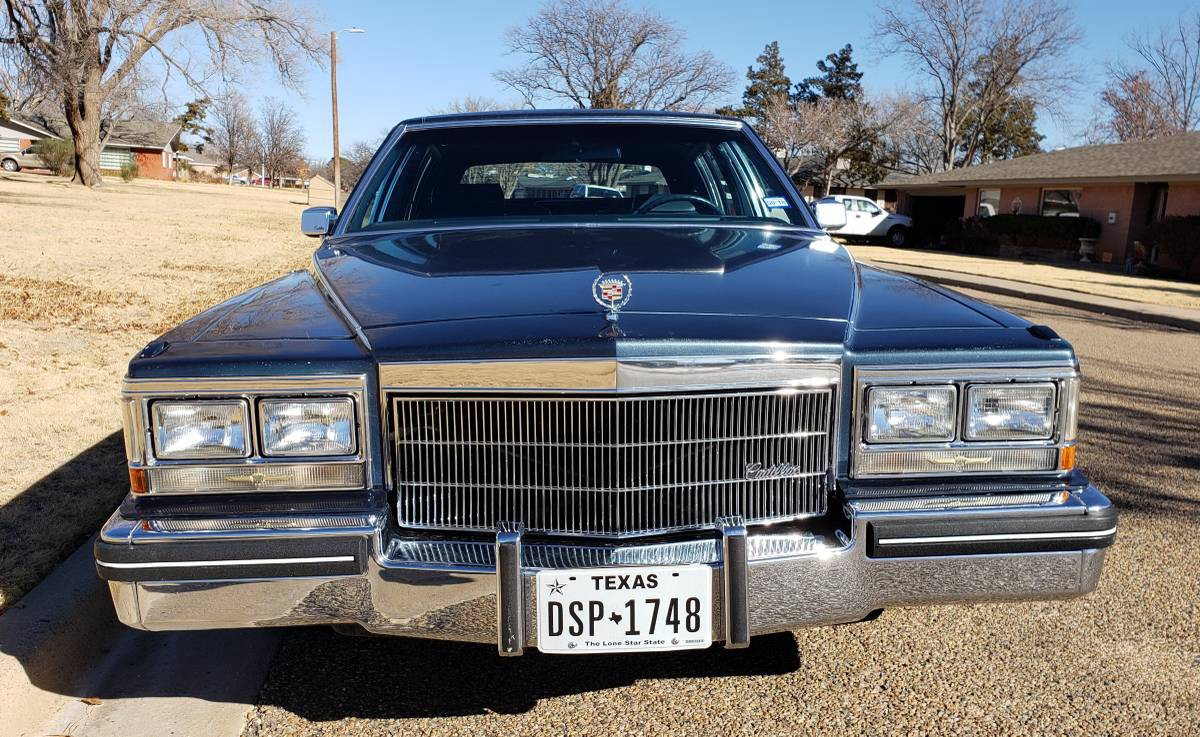 Cadillac Eldorado 1985. Флитвуд Кадиллак 1985г. Авто 1986 американские Кадиллак. Группа Cadillacs.