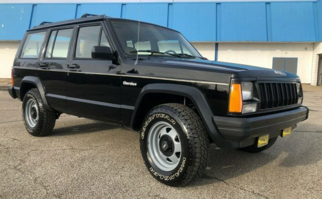 15 Top Images 1995 Jeep Cherokee Sport For Sale : One Interesting Item Is That The 95 Orvis Has The Badge Grand Cherokee On The Door Like All 96 98 Models Do Instead Jeep Cherokee Jeep Cherokee Sport Jeep